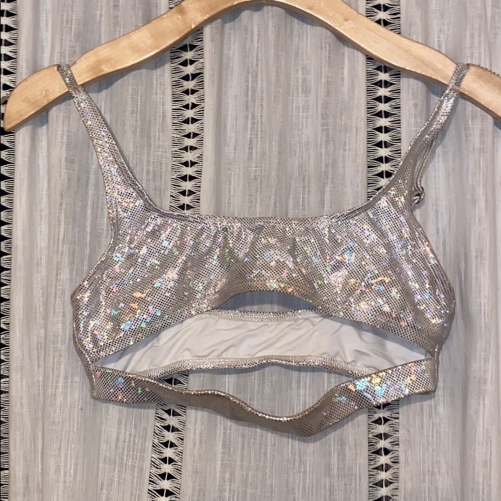 Iheartraves adjustable underboob top